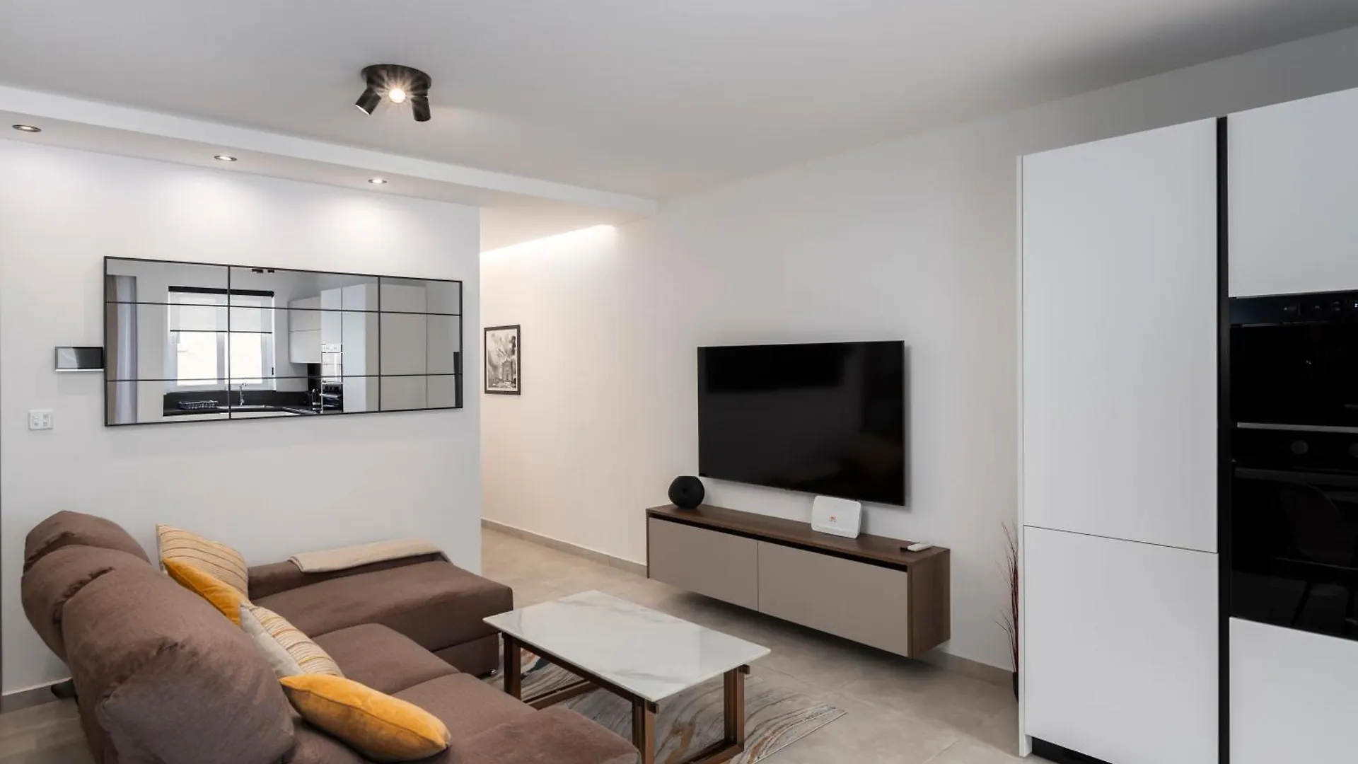 Modern 2Bd Apartment With Spacious Layout & 2 Balconies - San Gwann Malta